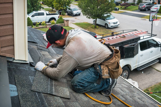 Professional Gutter Installation technician working in Deer Park, IL